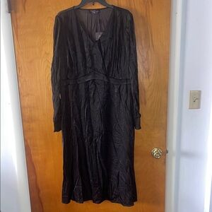 Elegant Black Satin Feel Midi Dress